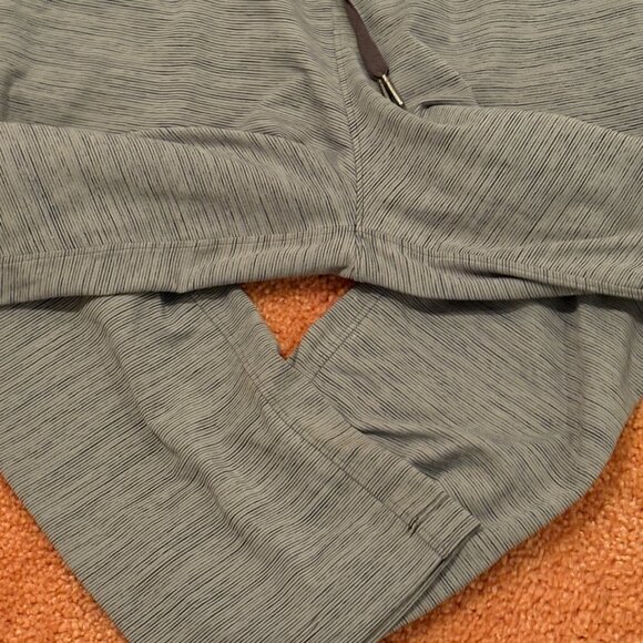 Lululemon On The Fly Pants 31" Full Length Gray Sage Luxtreme Activewear Pants 8 - Picture 5 of 10